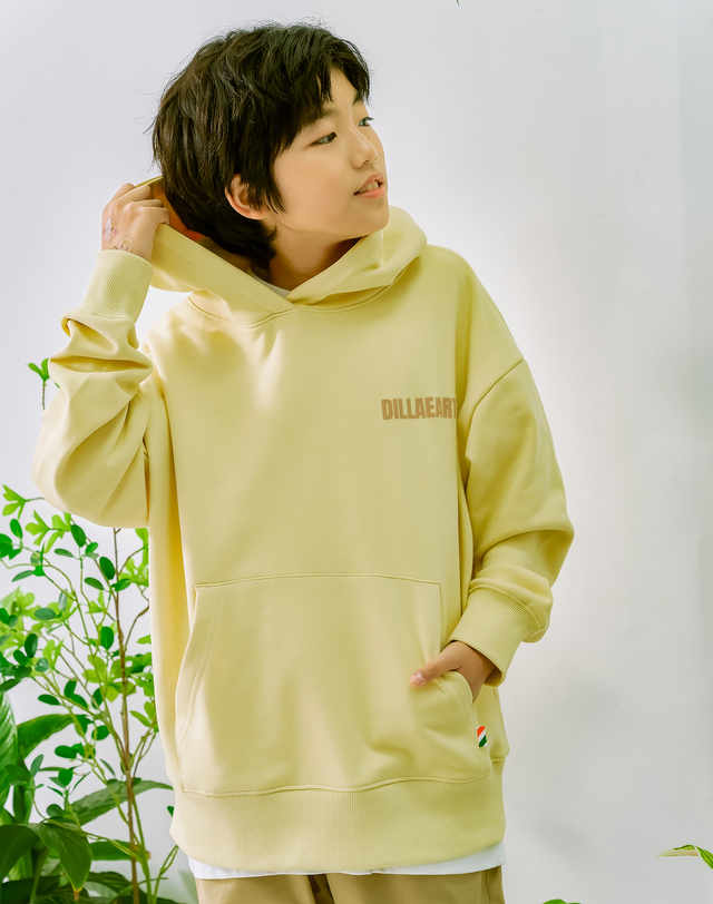 딜라어스 DILLAEARTH YELLOW STANDARD HOODIE 착용컷