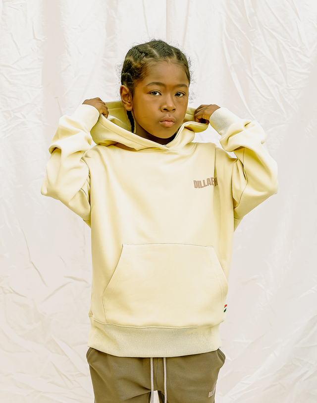 딜라어스 DILLAEARTH YELLOW STANDARD HOODIE 착용컷