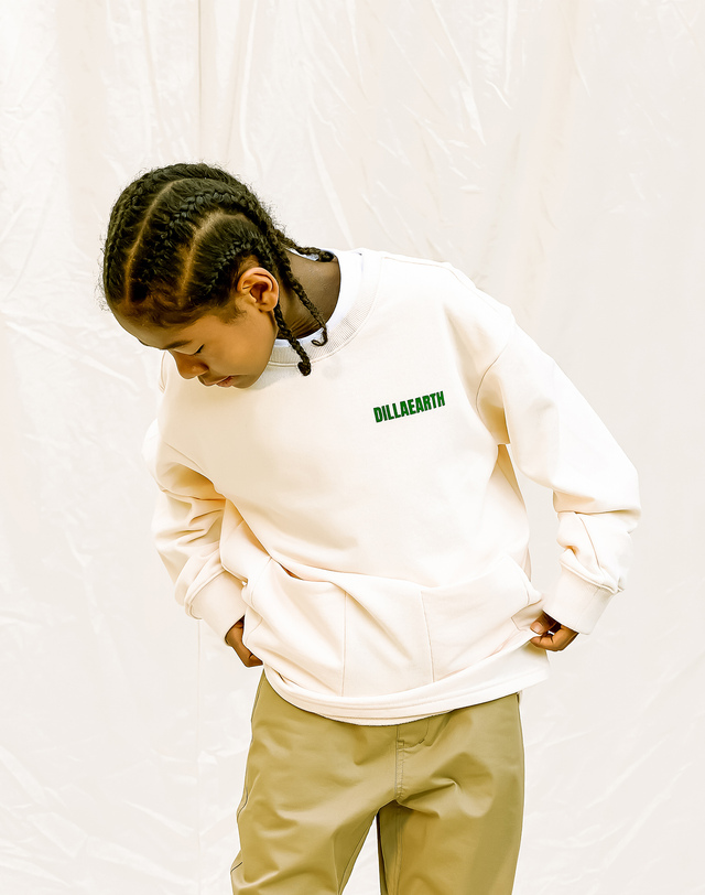 딜라어스 DILLAEARTH OATMEAL HIDDEN TWO POCKET RELAXED LONG T-SHIRT 착용컷