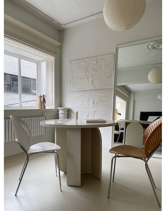 에이피알론드 ［에이피알론드］MARTIA dining table / dove 마티아 다이닝 원형 식탁 테이블 착용컷