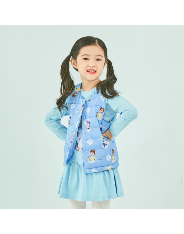 티엘키즈 겨울왕국2 여아 오드 패딩조끼BL_0B3TW34782 착용컷