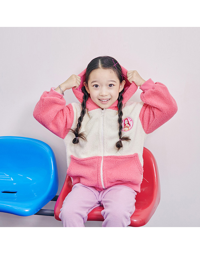 티엘키즈 시크릿쥬쥬 여아 파밍 뽀글이 9부 후드집업 PE_HC34W61886 착용컷