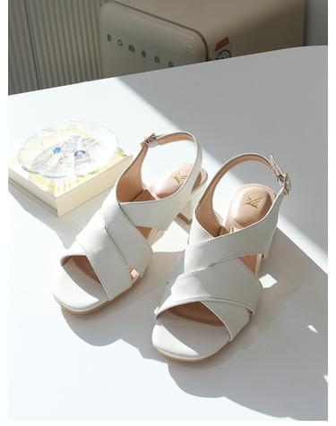머랭고 천연소가죽 써니 트위스트 미들힐 샌들 5cm M25M04L