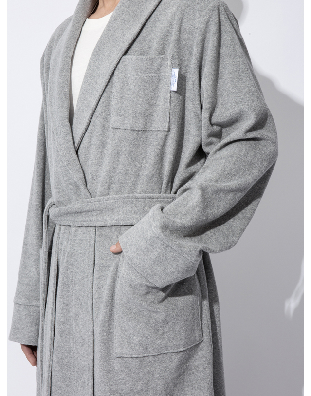 씨피티에스 UNISEX COMFY ROBE_MELANGE GREY 착용컷