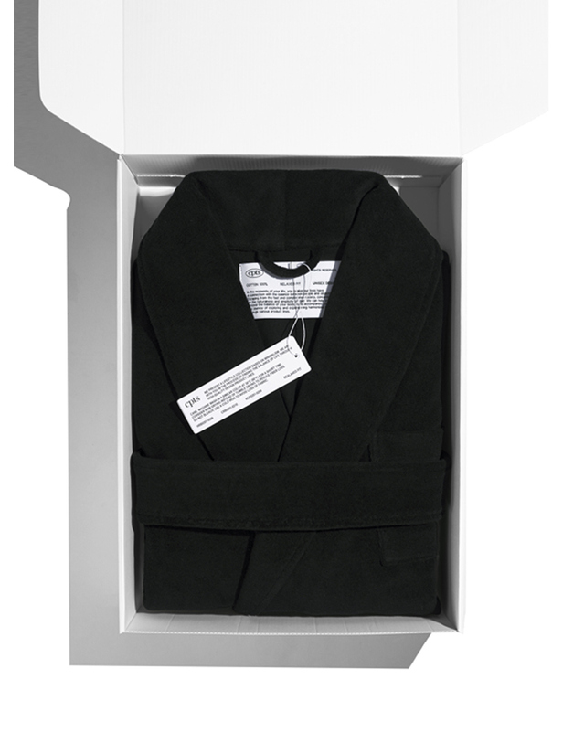 씨피티에스 UNISEX COMFY ROBE_BLACK 착용컷
