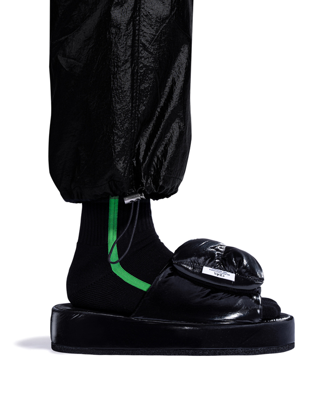 씨피티에스 LIGHT CUSHIONED OFFICE & ROOM SHOES_BLACK 착용컷