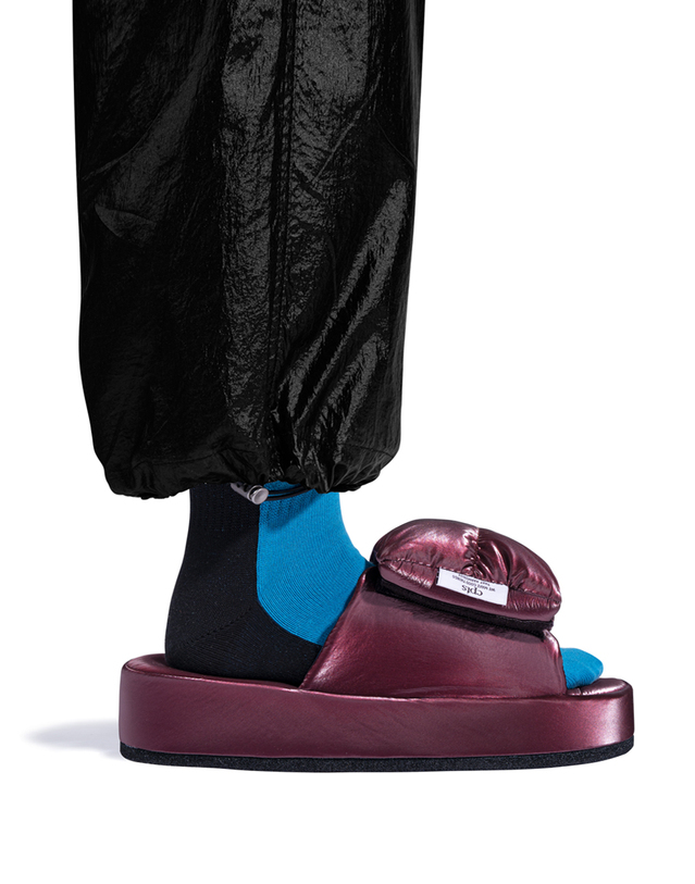 씨피티에스 LIGHT CUSHIONED OFFICE & ROOM SHOES_BURGUNDY 착용컷