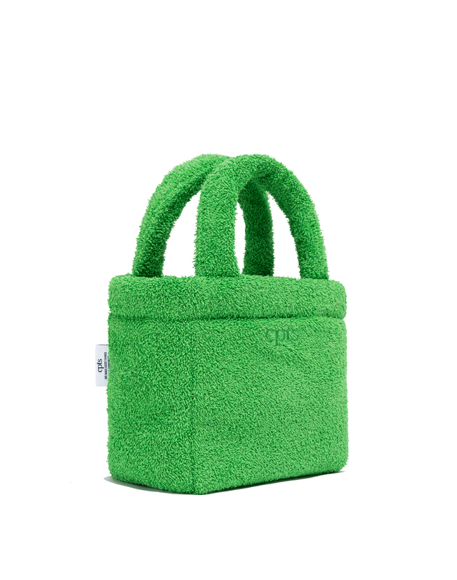 씨피티에스 TOWELING SQUARE MINI BAG_GREEN 착용컷