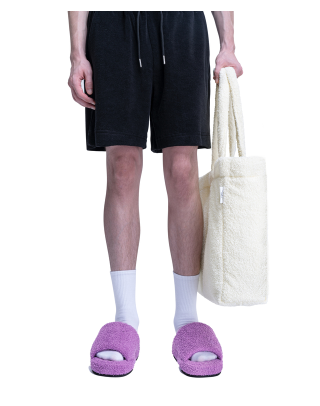 씨피티에스 TOWELING SQUARE BAG_IVORY 착용컷