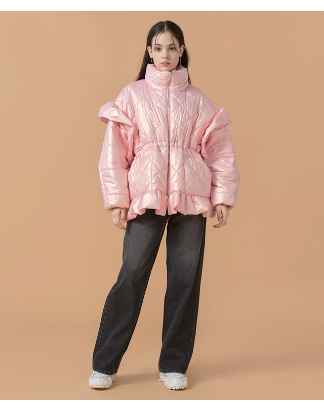 워브먼트 [22FW] Pillow Quilted Short Padding - Pink 착용컷