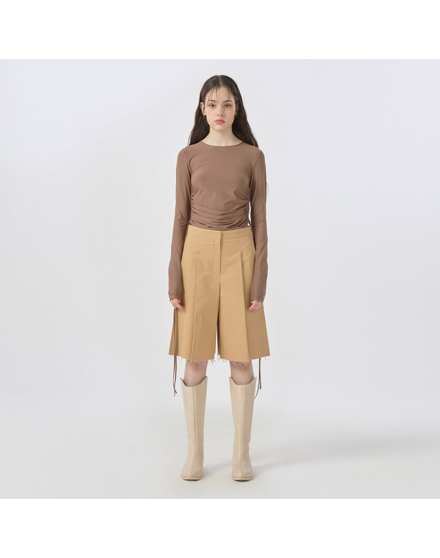 워브먼트 [22FW] Rough Cutting Cotton Bermuda Pants - Beige 착용컷