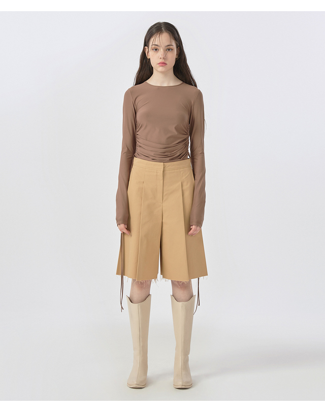 워브먼트 [22FW] Rough Cutting Cotton Bermuda Pants - Beige 착용컷