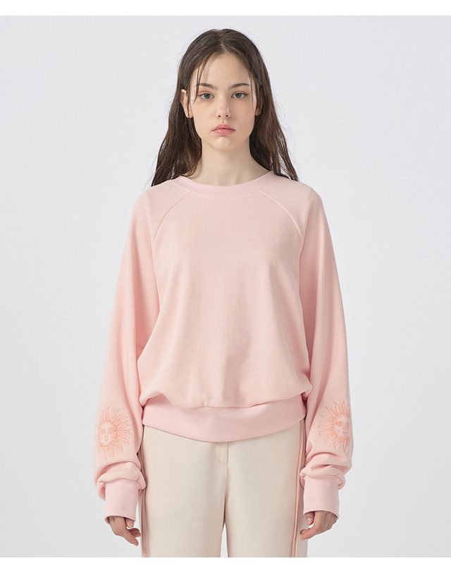 워브먼트 [22FW] Sun Needlework Point Sweatshirt -LightPink 착용컷