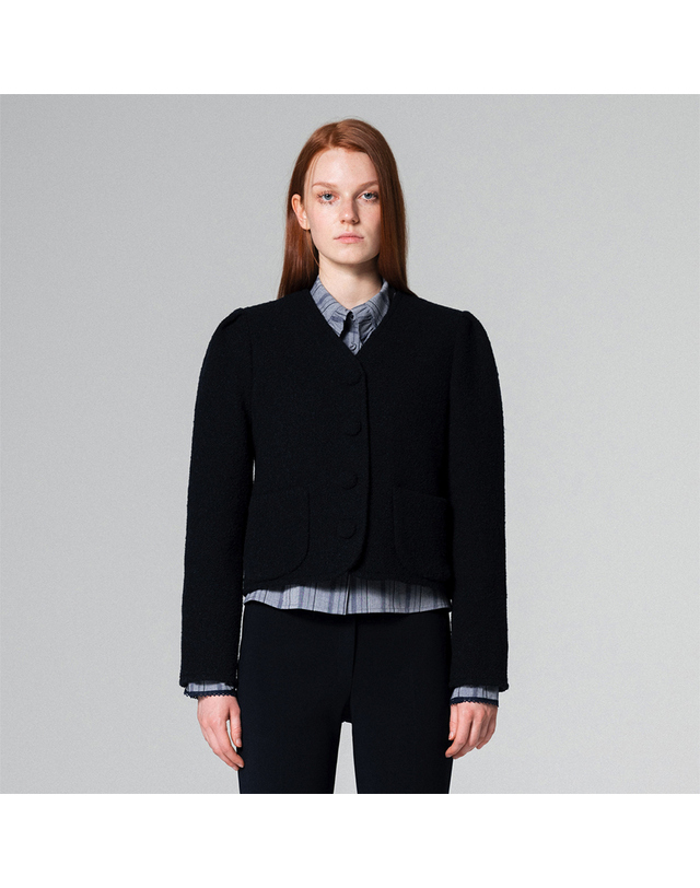 워브먼트 Boucle v-neck puff jacket NAVY WBCFJK005NV 착용컷