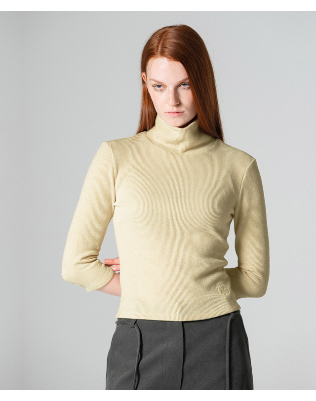 워브먼트 Three-quarter sleeve turtle neck top LIGHTYELLOW WBCFTP001LY 착용컷