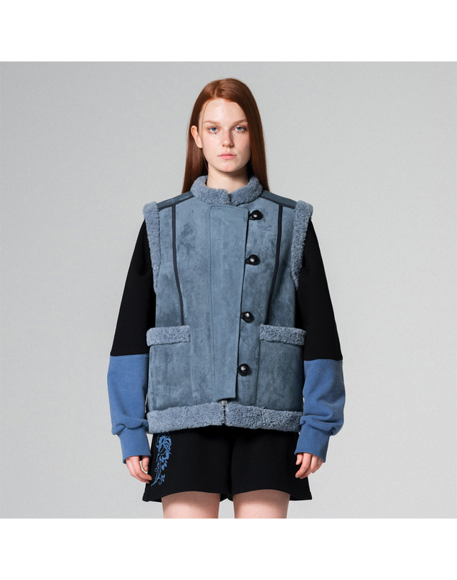 워브먼트 Fluffy suede mustang vest BLUE WBCFVT001BL 착용컷