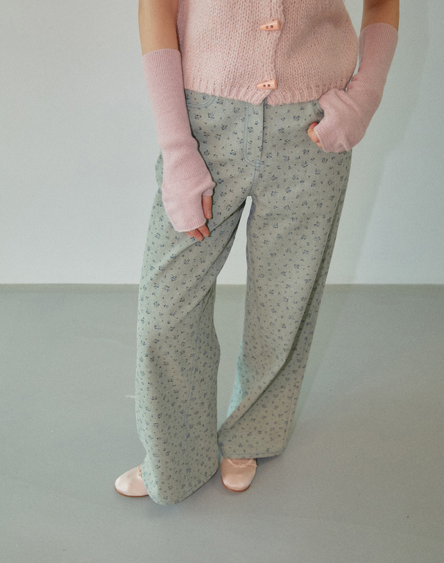 워브먼트 Raccoon Soft Hand Warmer Light Pink WBCFAC001LP 착용컷