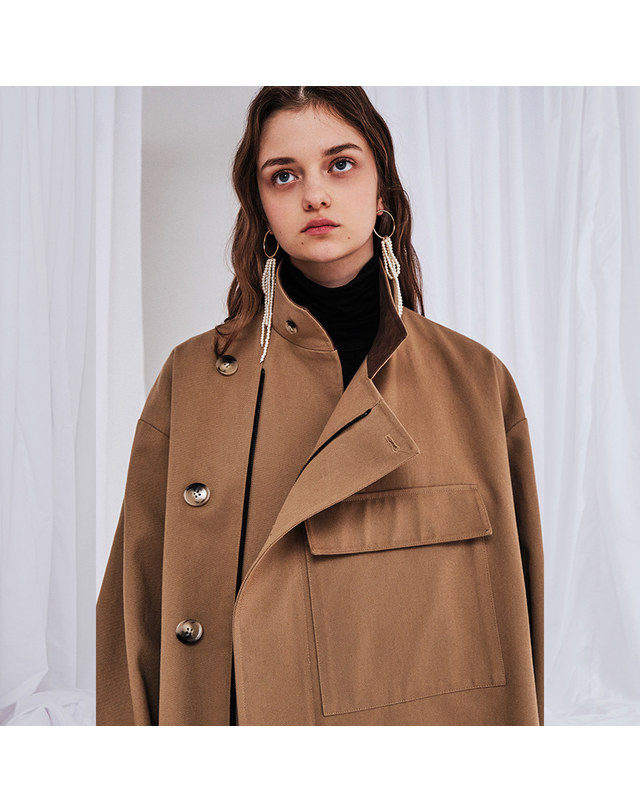 메이크어토스트 POCKET TRENCH COAT BEIGE 착용컷