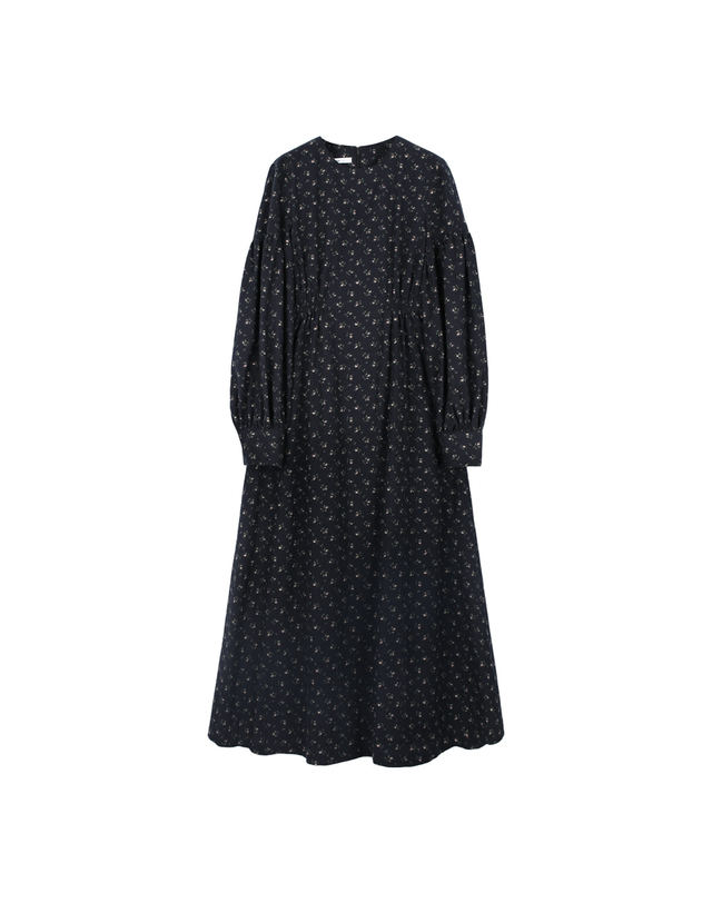 메이크어토스트 VOLUME SLEEVE LONG DRESS PRINTED BLACK 착용컷