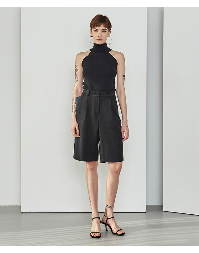 메이크어토스트 HALF SLACKS BLACK 착용컷