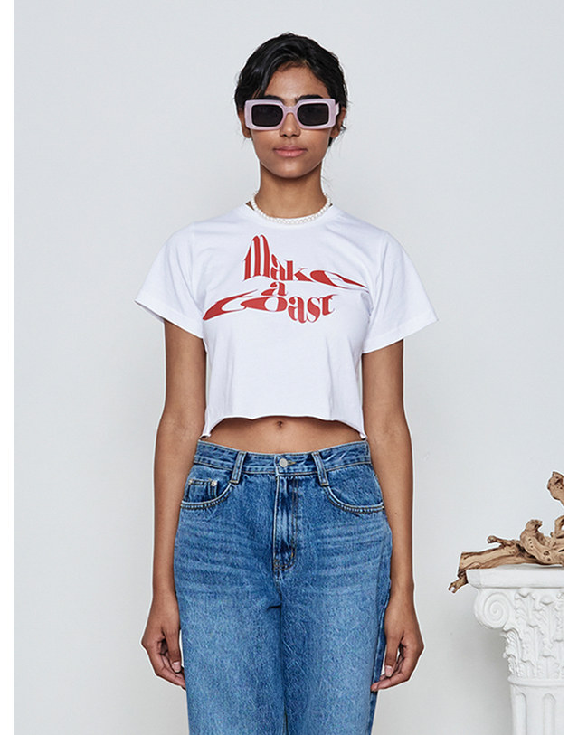 메이크어토스트 CROP LOGO T-SHIRTS RED 착용컷