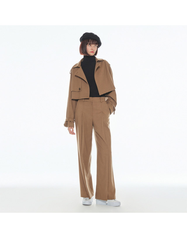 메이크어토스트 CROPPED SET-UP JACKET - Dark beige 착용컷