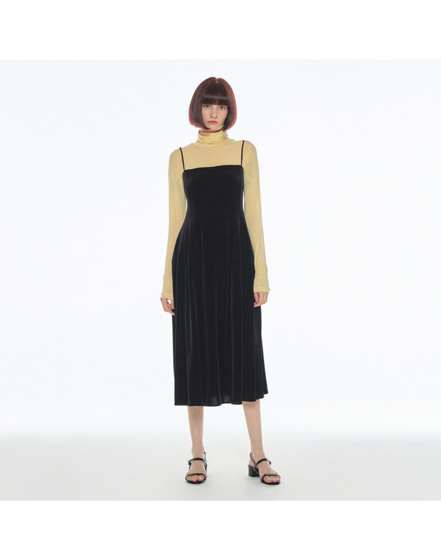 메이크어토스트 VELVET SLIP DRESS - Black 착용컷