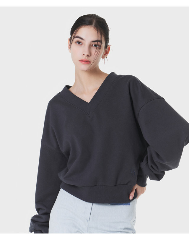 메이크어토스트 V-neck logo sweatshirt GRAY MBCSTO003GR 착용컷