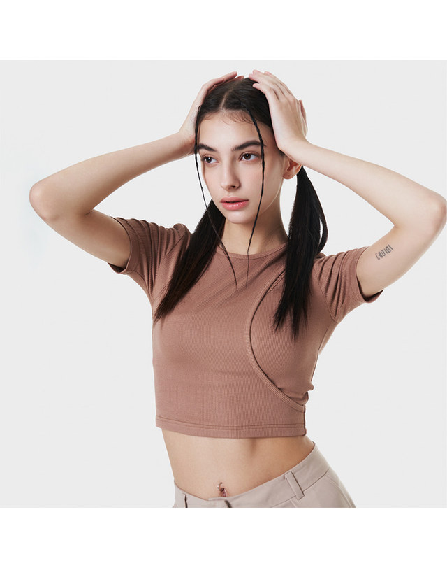 메이크어토스트 Slim open V-neck T-shirt BROWN MBCSTO005BR 착용컷