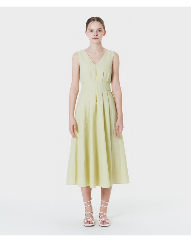 메이크어토스트 V-neck pintuck pleated maxi dress YELLOW MBCSOP001 착용컷