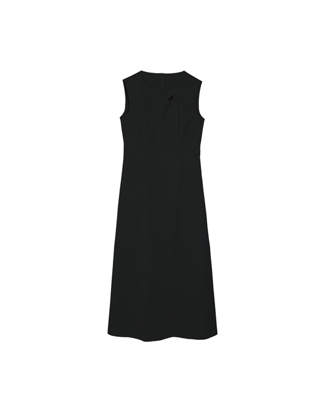 메이크어토스트 CUTOUT MAXI LINE DRESS BLACK MBCSOP003BK 착용컷