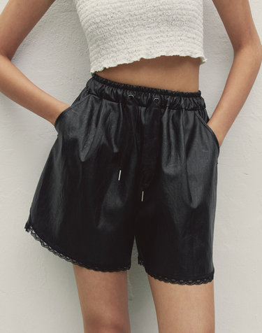 LACE BANDING LEATHER SHORTS BLACK MBDFPA002BK