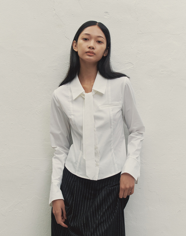 메이크어토스트 SLIM FIT TIE SHIRT IVORY MBDFTO002IV 착용컷