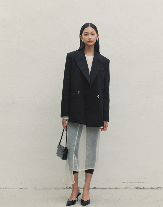 메이크어토스트 CLASSIC OVERFIT SILVER BUTTON JACKET BLACK MBDFJK002BK 착용컷