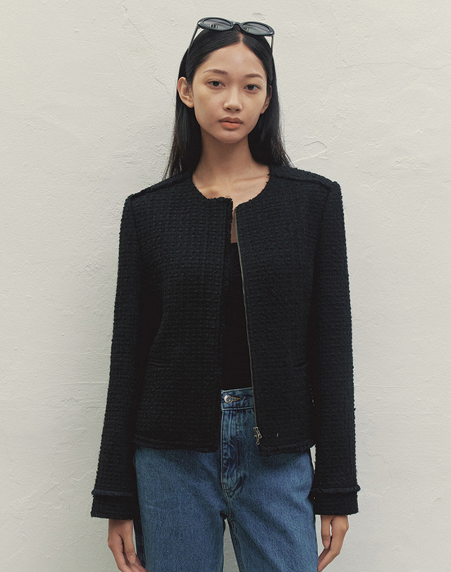 메이크어토스트 FRINGE DETAIL TWEED JACKET BLACK MBDFJK003BK 착용컷