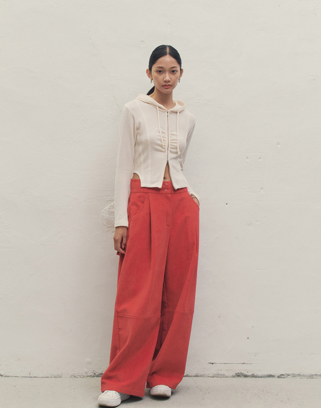 메이크어토스트 POCKET BALLOON PANTS RED MBDFPA005RD 착용컷