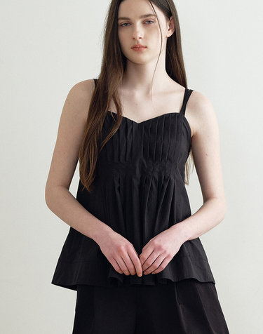 PLEATS SHOULDER STRAP TOP (BLACK) MBFSTO022BK