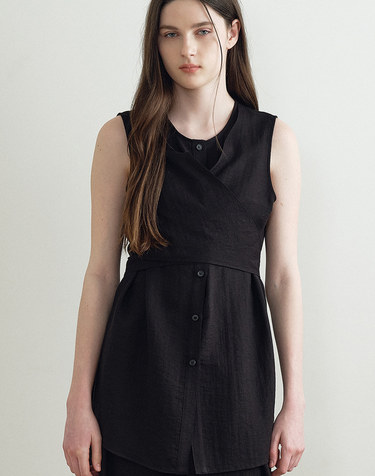 TWISTED WRAP SLEEVELESS SHIRT (BLACK) MBFSTO008BK