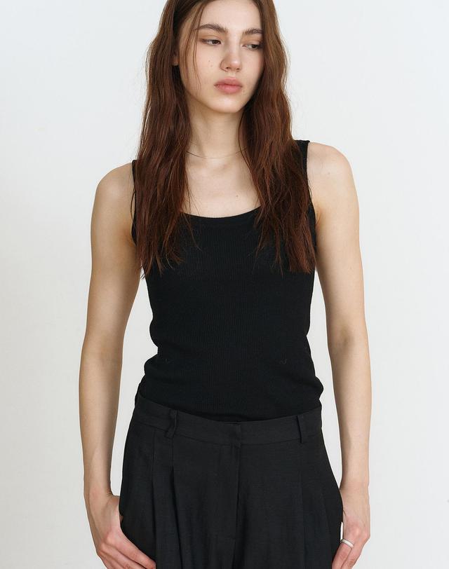 메이크어토스트 SLEEVELESS WOOL KNIT TOP (BLACK) MBFSNT005BK 착용컷