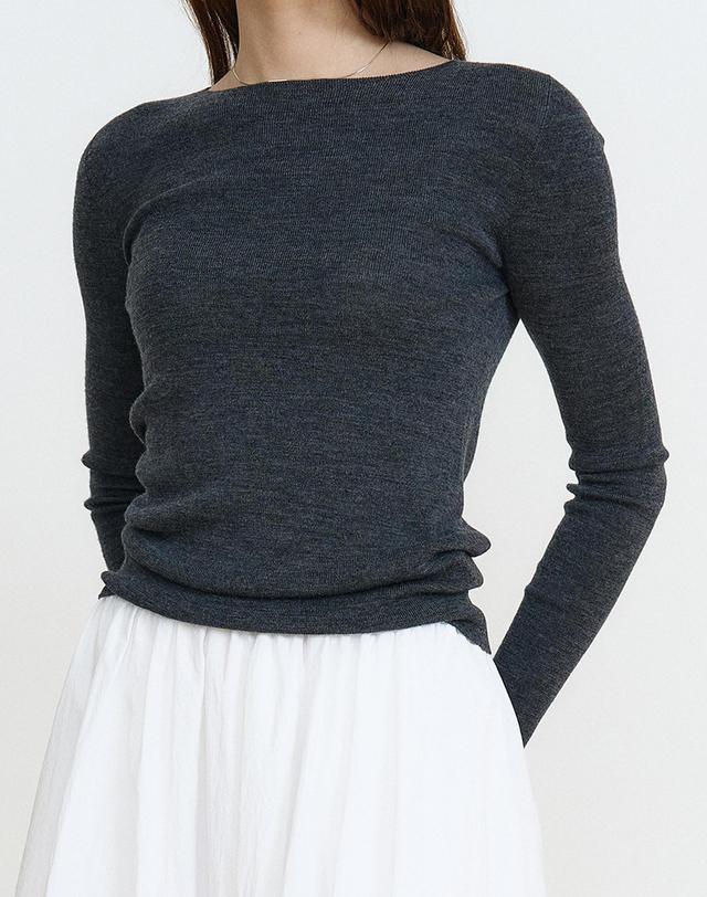 메이크어토스트 THIN BOAT-NECK WOOL KNIT TOP (DARK GRAY) MBFSNT003DG 착용컷