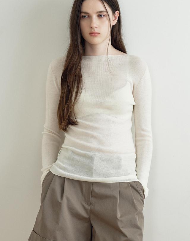 메이크어토스트 THIN BOAT-NECK WOOL KNIT TOP (IVORY) MBFSNT003IV 착용컷