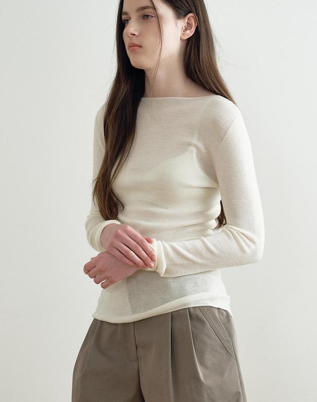 메이크어토스트 THIN BOAT-NECK WOOL KNIT TOP (IVORY) MBFSNT003IV 착용컷