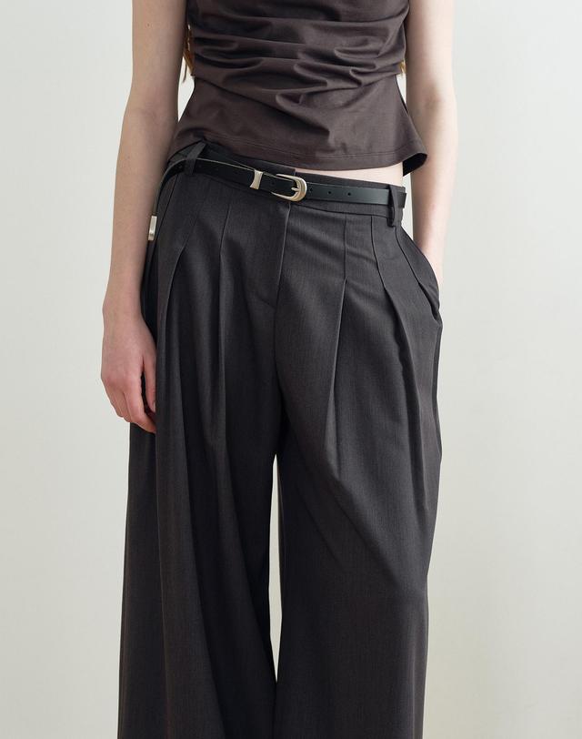 메이크어토스트 MID RISE TUCK DETAIL WIDE PANTS (DARK GRAY) MBFSPA011DG 착용컷