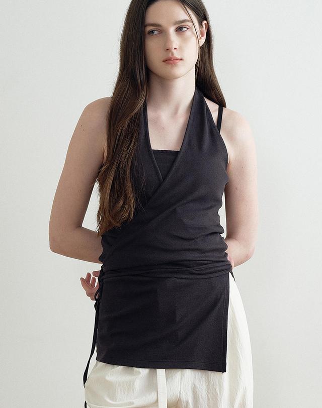 메이크어토스트 LAYERED WRAP HOLDER NECK SLEEVELESS TOP (DARK GRAY) MBFSTO023DG 착용컷