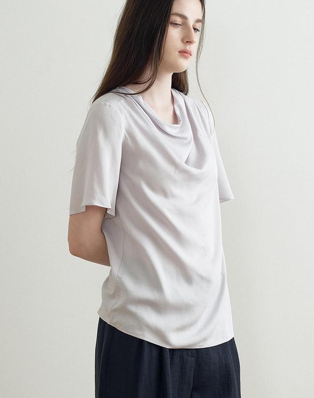 메이크어토스트 DRAPED COWL NECK BLOUSE (LILAC) MBFSTO007LC 착용컷