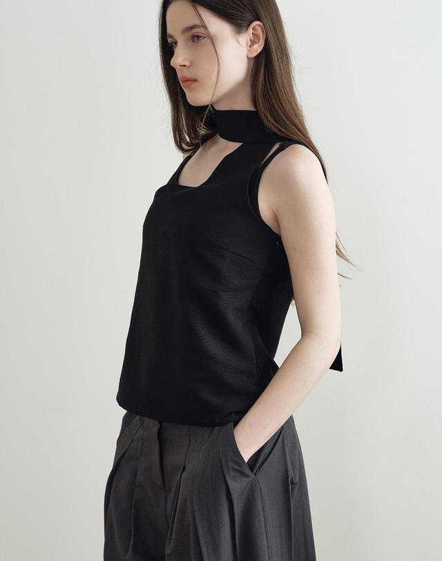메이크어토스트 SCARF SLEEVELESS SUMMER TOP (BLACK) MBFSTO014BK 착용컷