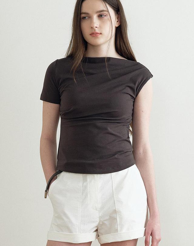 메이크어토스트 PINTUCK UNBALANCED SLEEVELESS TOP (DARK GRAY) MBFSTO010DG 착용컷