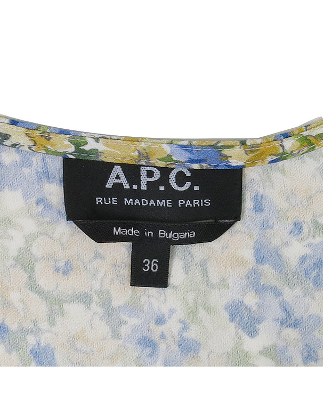 아페쎄 [중고명품] [중고]스미스마켓 아페쎄 플라워 프린팅 여성용 반팔 티 K0006APC 착용컷