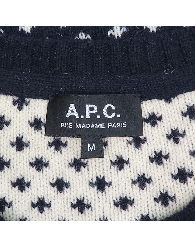 아페쎄 [중고명품] [중고]스미스마켓 아페쎄 100% 버진울 여성용 니트 K0012APC 착용컷