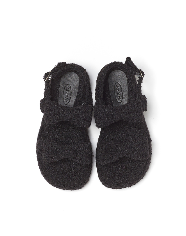 에뗄린 Piona Fur Platform Sandals 피오나 퍼 플랫폼 샌들 - Puddle Black 착용컷